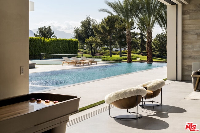 Building Photo - 52435 Ross Ave