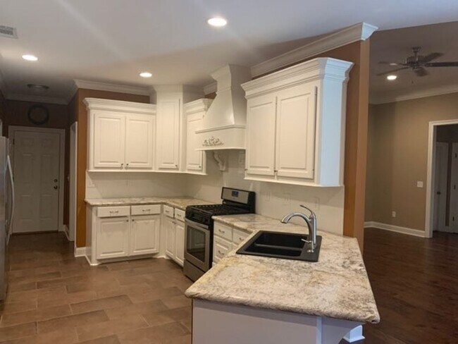 Building Photo - Beautiful Home Available in Providence of Madison County!