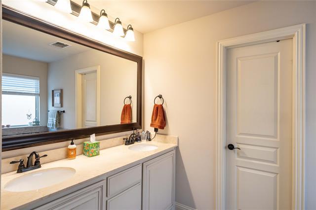 Building Photo - 9013 Athens Dr