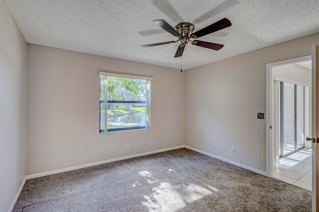 Building Photo - 601 Sabal Ridge Cir