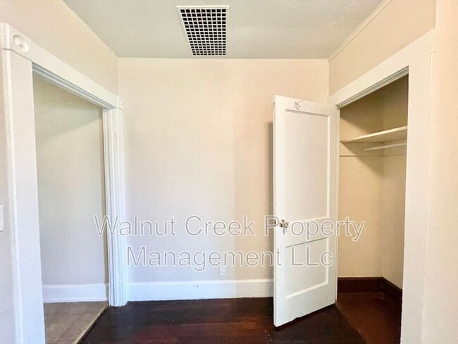 Building Photo - 1639-1639 E 31st St