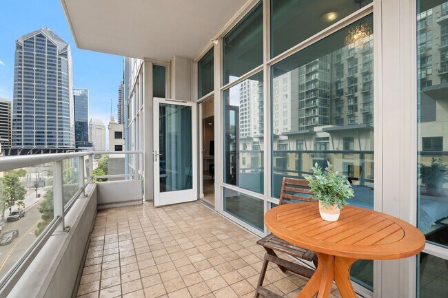Building Photo - Little Italy Fully Furnished 1 Bedroom! Av...