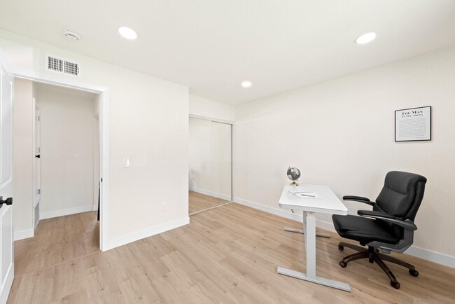 Building Photo - 5109 Fontaine St