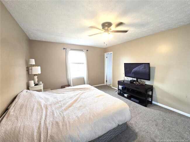 Building Photo - 6873 Brasswood Dr