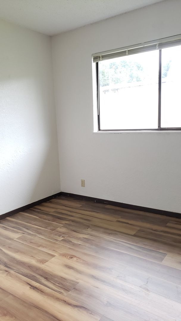 Building Photo - Single Level Home in McKinelyville- Dog Fr...
