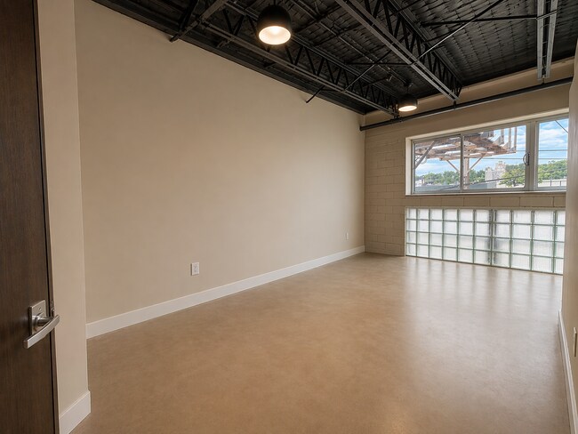 Building Photo - The Garden Lofts