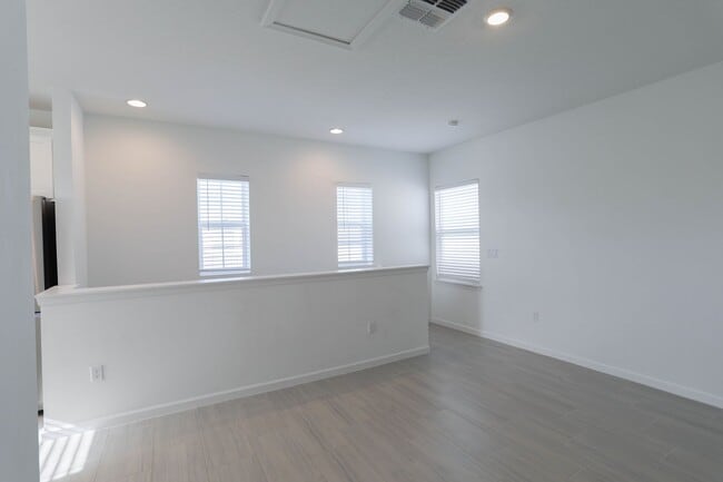 Building Photo - 5135 Lake Hamlin Trail