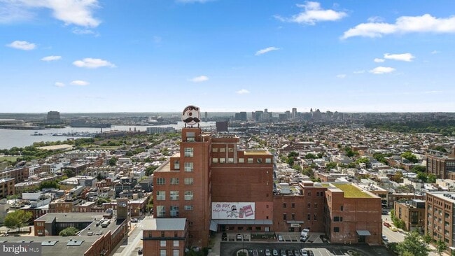 Building Photo - 921 Grundy St