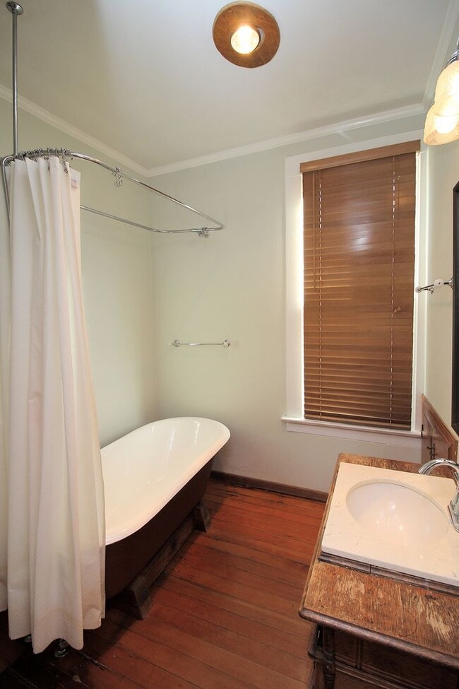 Building Photo - 4536 SE Boise St