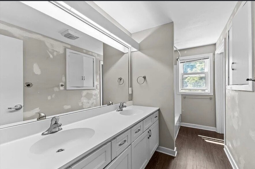 Building Photo - 50 Fletcher Pl