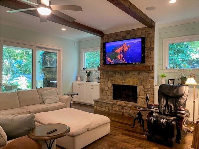 Building Photo - 1891 Ardmore Rd NW