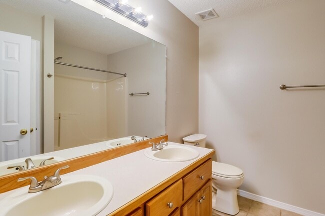 Building Photo - 8709 Palmetto Dr