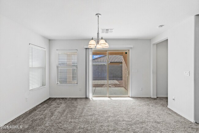 Building Photo - 40925 W Patricia Ln