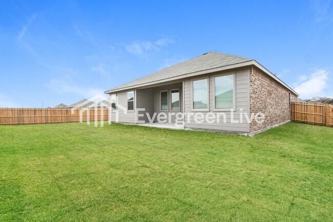 Building Photo - 200 Pine St