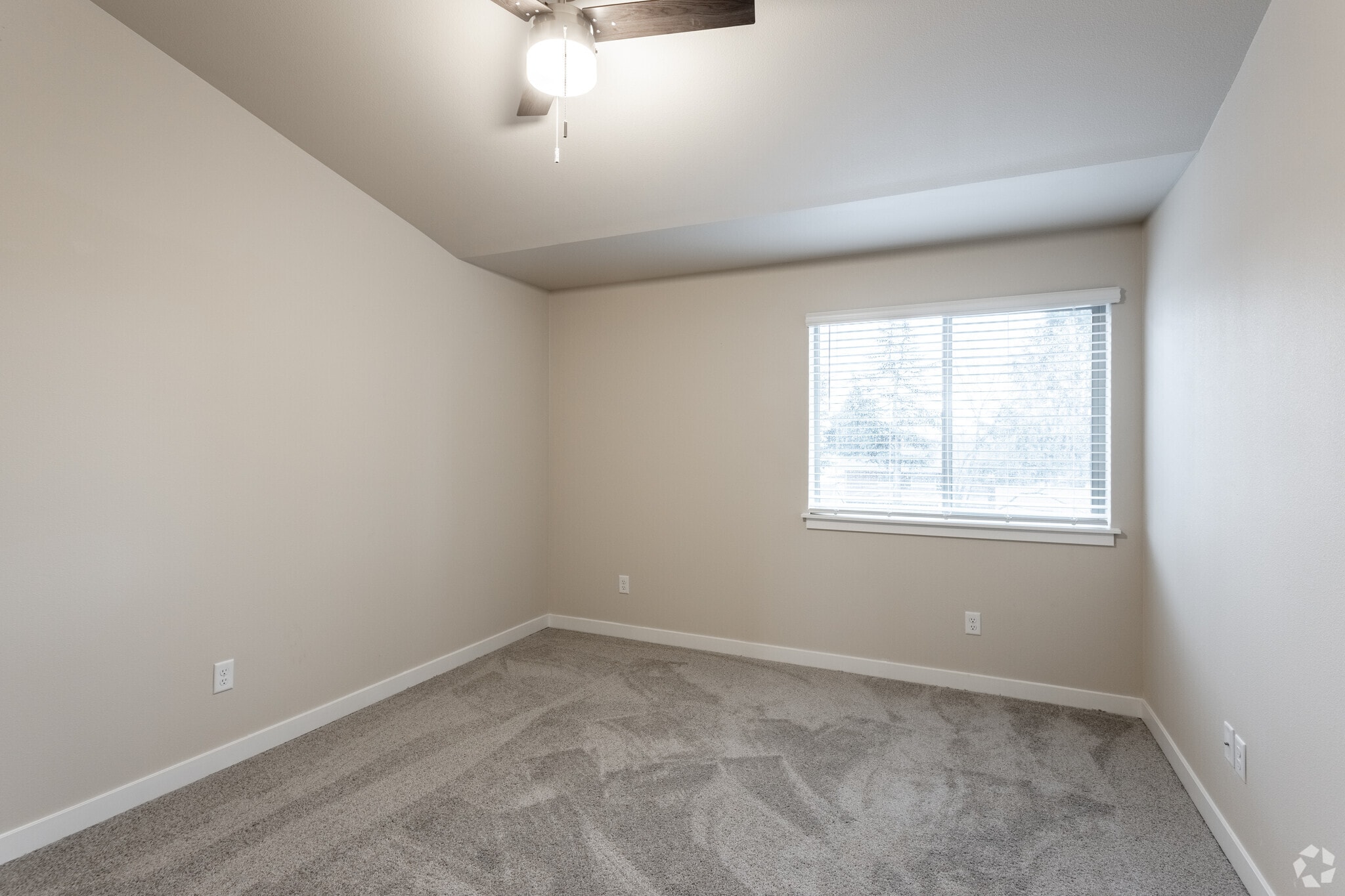 2BR, 1BA - 957SF - Avila on 112th