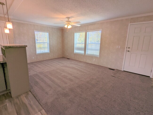 Building Photo - 483 Montana