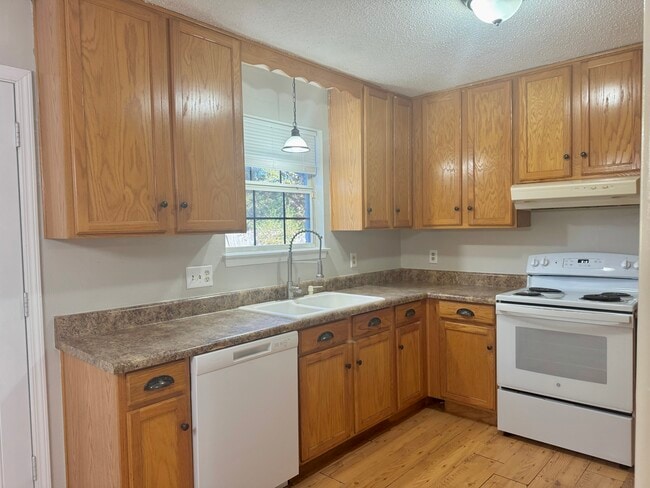 Building Photo - 4205 W Avenida De Golf