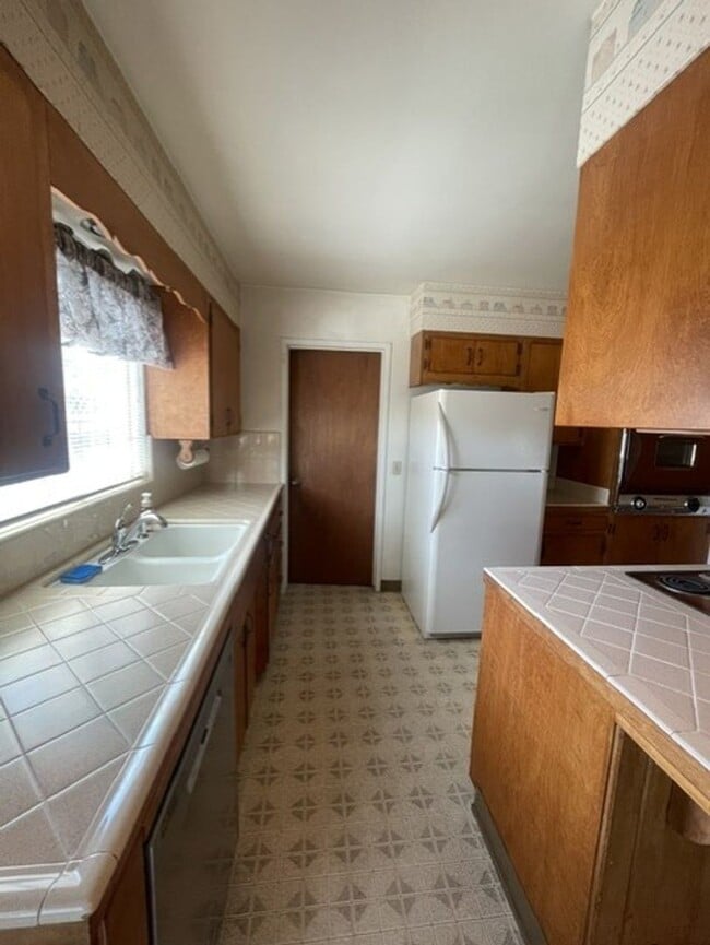 Building Photo - 860 Prospect Hgts