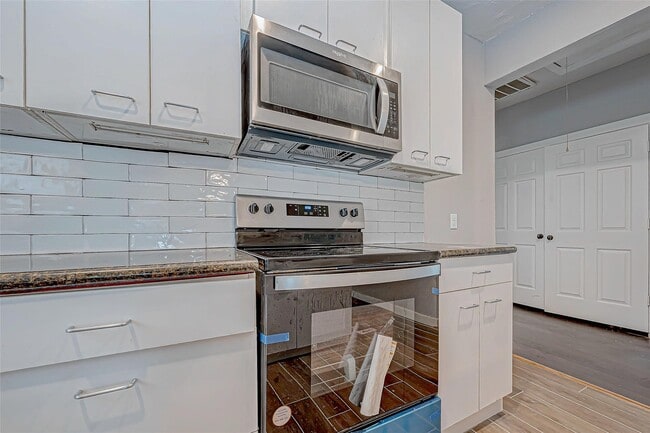 Building Photo - 7422 Avenue I