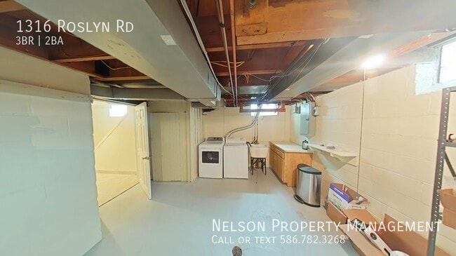 Building Photo - 1316 Roslyn Rd