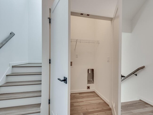 Building Photo - 520 Wabash Ave NE