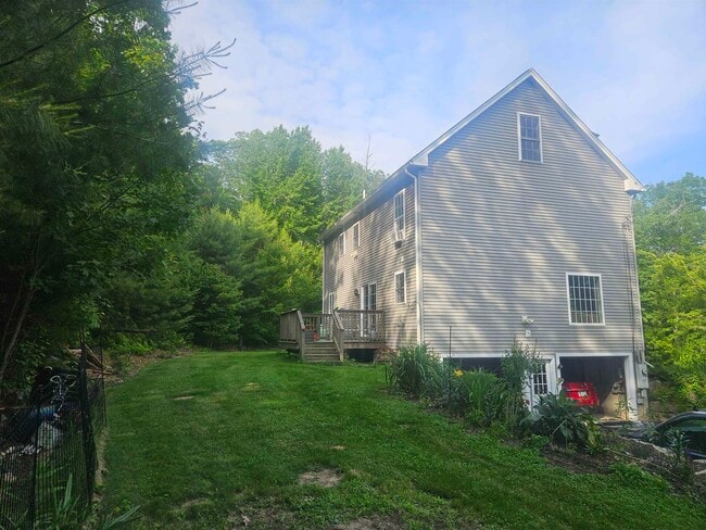 Building Photo - 53 Tan Rd