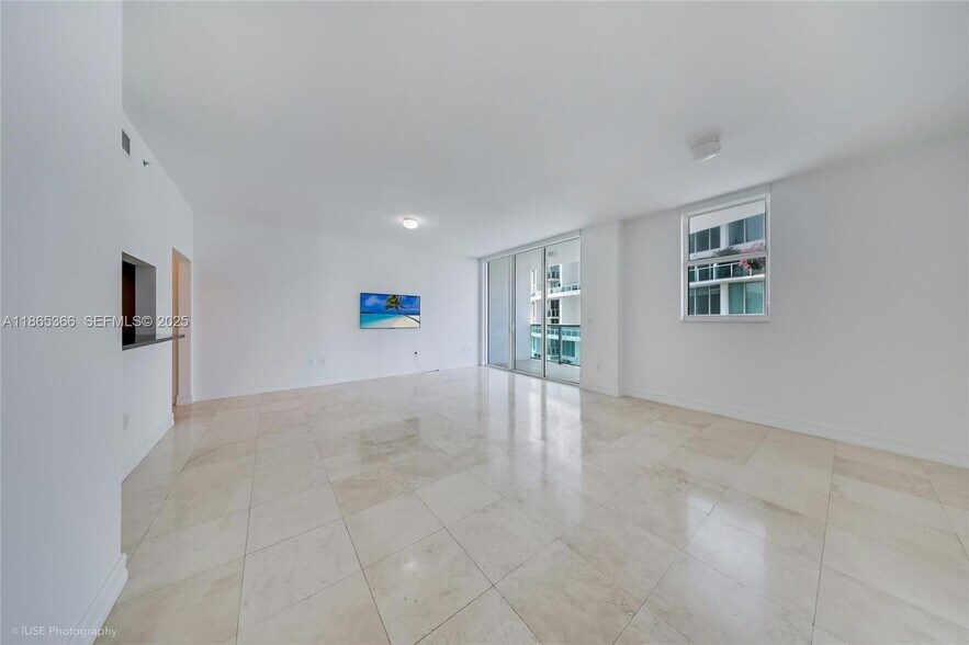 Building Photo - 31 SE 5th St