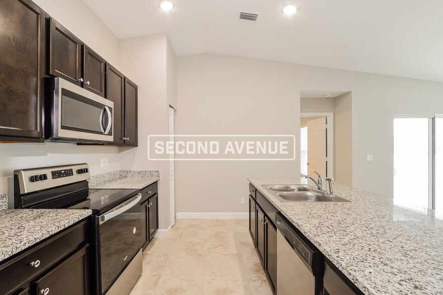 Building Photo - 259 Trenton Ave SW