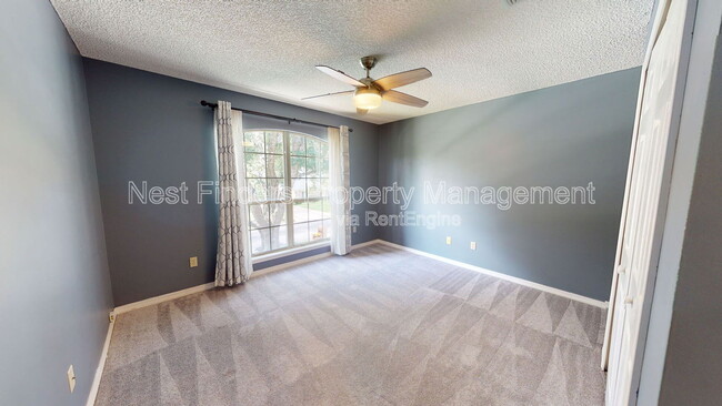 Building Photo - 11881 Honey Locust Dr
