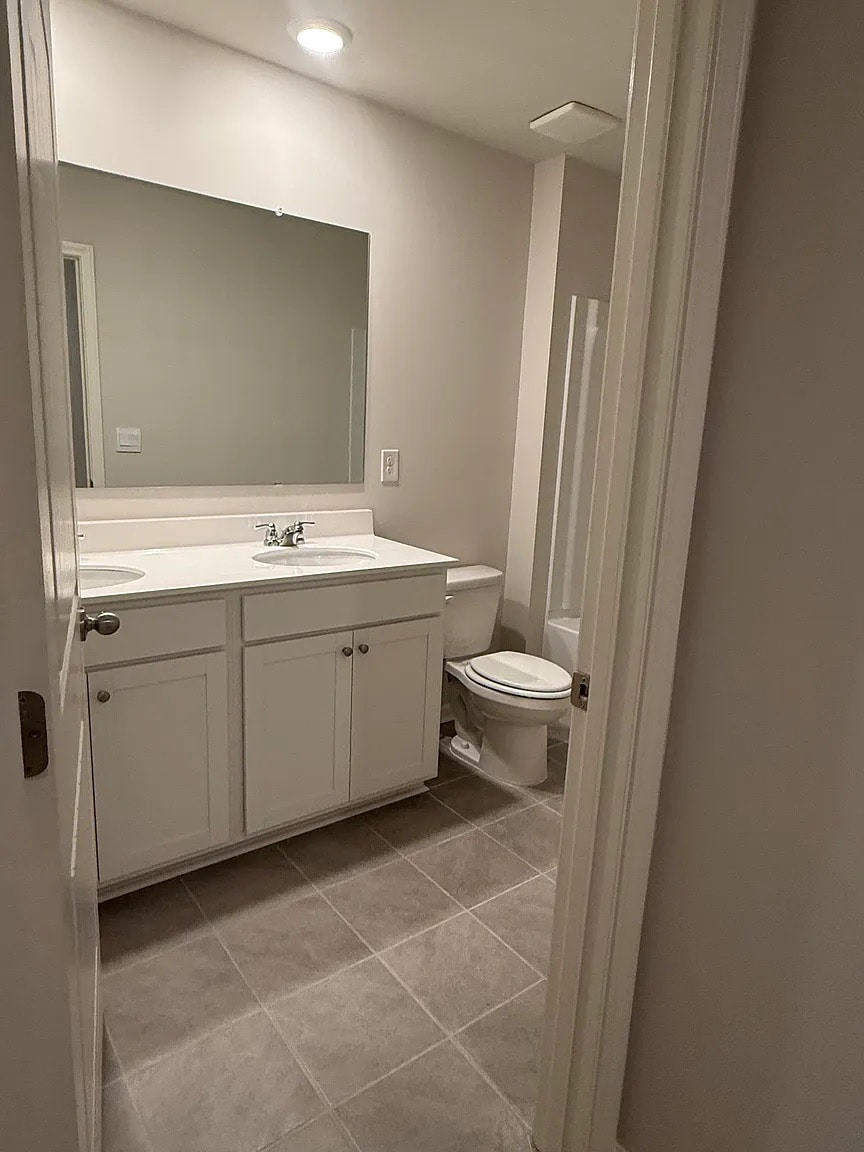 Building Photo - Room in Townhome on Greyton Dr