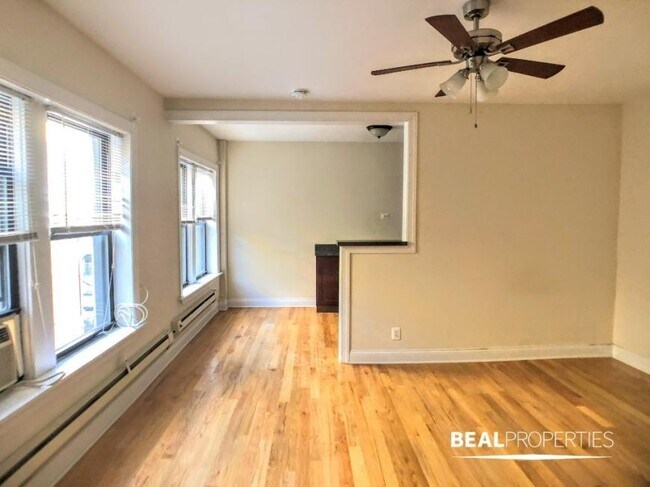 Building Photo - 0 bedroom in CHICAGO IL 60657