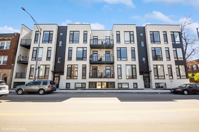 Primary Photo - 3153 N Tripp Ave