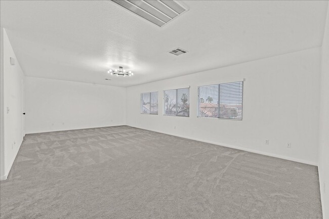 Building Photo - Desirable 4 Bedroom Home with Pool near Summerlin!
