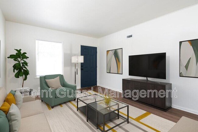 Building Photo - 842 Sylvan Ln