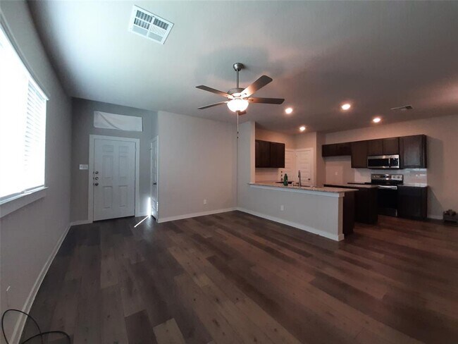 Building Photo - 25104 Pacific Wren Dr