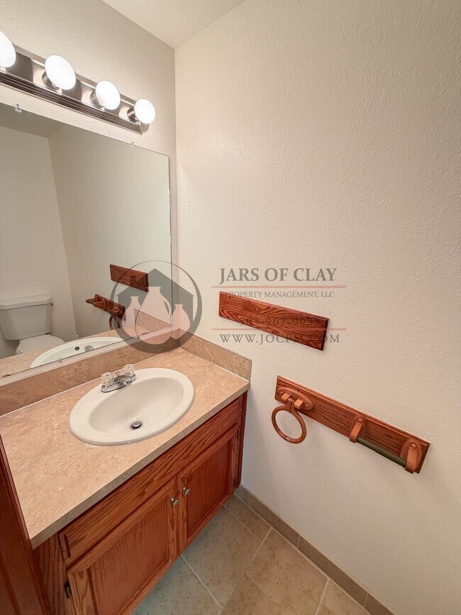 Building Photo - Laura/Bolliger #2022-1085