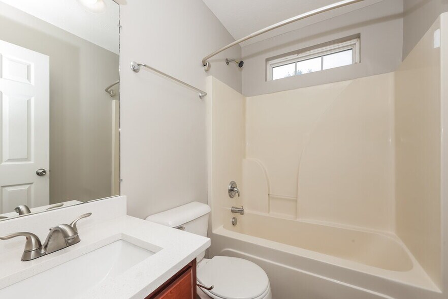 Building Photo - 1505 Chestnut Oak Dr