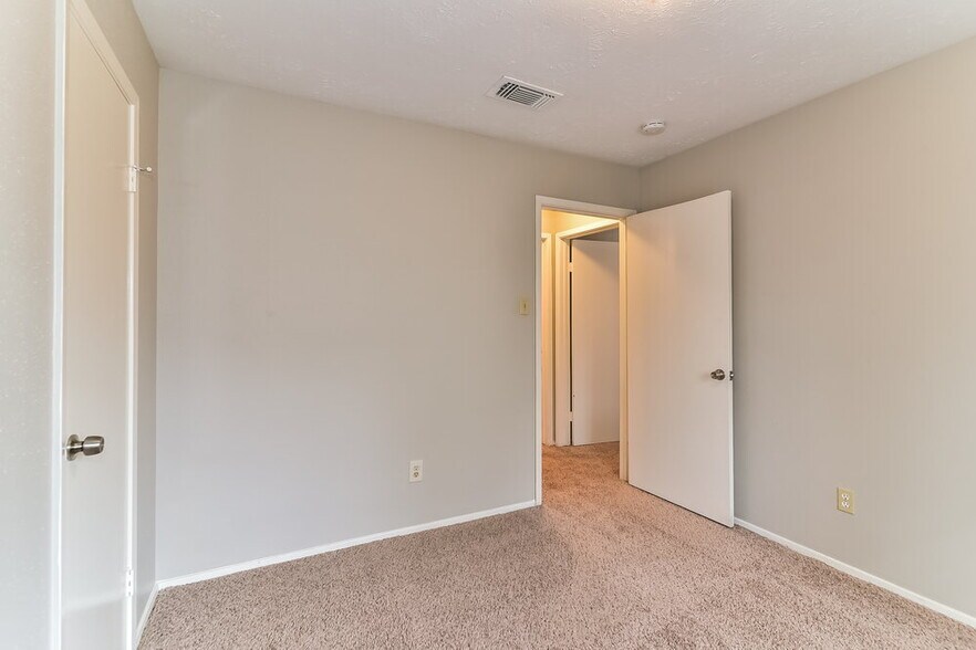 Building Photo - 4606 Lost Lake Ln