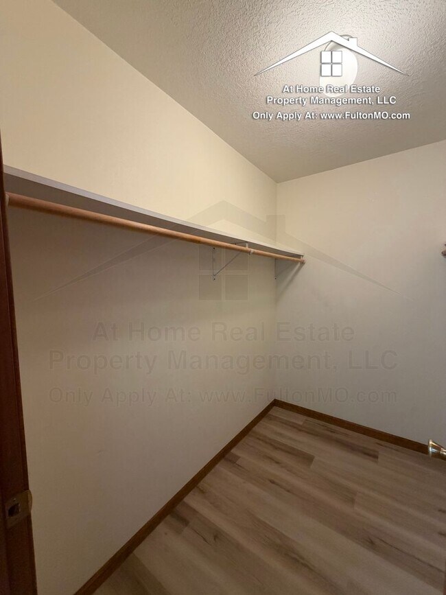 Building Photo - 1117-1119 Ashton Circle East