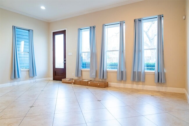 Building Photo - 1419 Colorado St