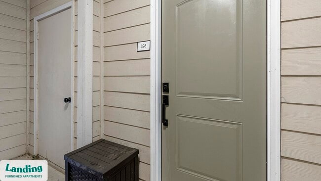 Building Photo - 6101 N Riverside Dr