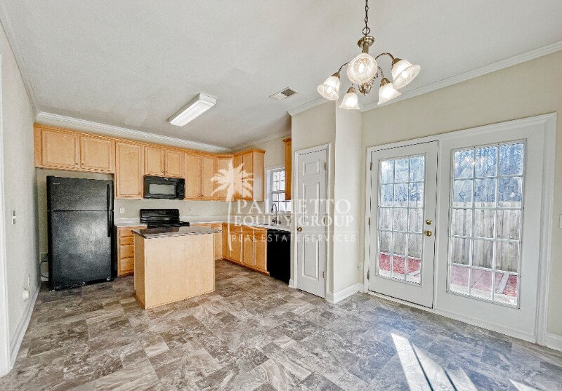 Building Photo - 4445 Baylor St