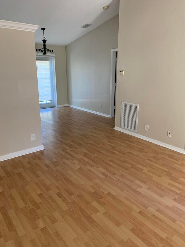 Building Photo - 16701 86th St N