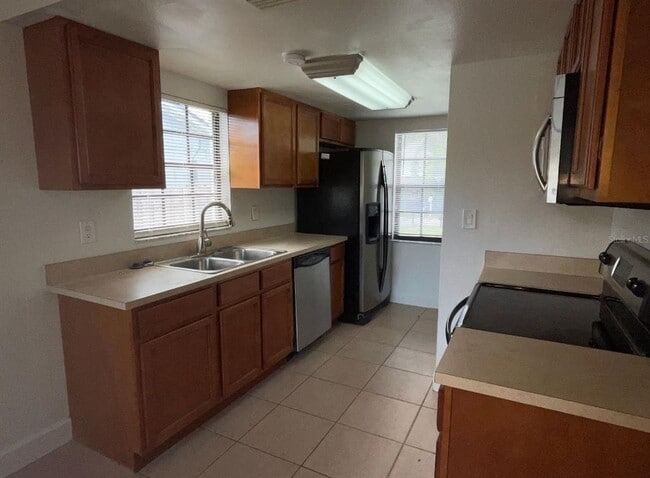 Building Photo - 2126 W Grace St