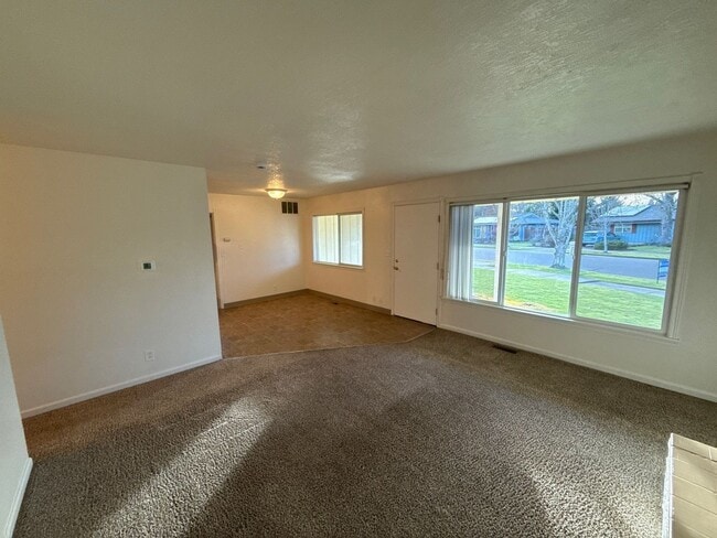 Building Photo - 1215 NW 11th St