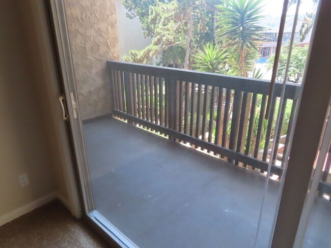Building Photo - Updated Two Bedroom Condo in Fashion Valley / Mission Valley