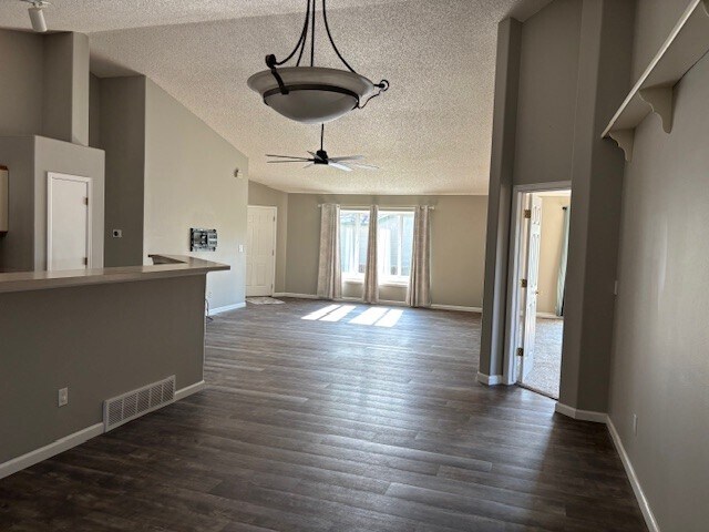 Building Photo - 6650 Holt Dr