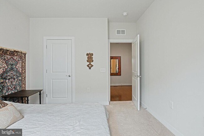 Building Photo - 13342 Arrowbrook Centre Dr