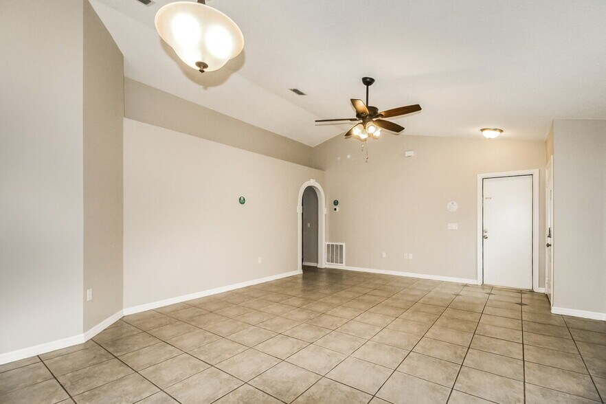 Building Photo - 8706 Claiborne Ct