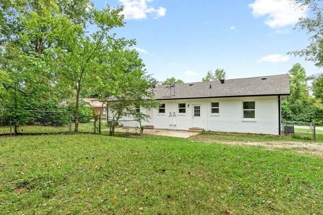 Building Photo - 706 Britton Springs Rd